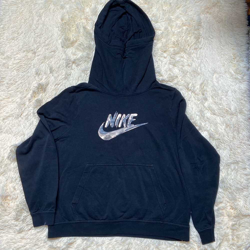 2. Nike hoodie‎